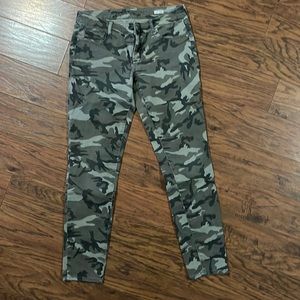 Juniors (womens) Arizona Jeans super skinny cami pants. Size 9